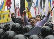 Kijów: Opozycja wyparta ze strefy kibica