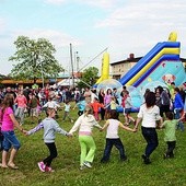  Na bezalkoholowym festynie świetnie bawiły się całe rodziny  