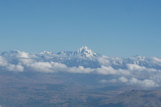 Ośnieżone szczyty Andów w okolicach Limy
