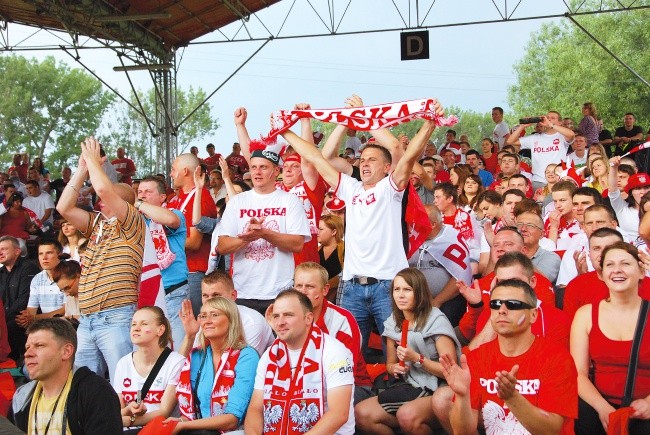  W piątek 8 czerwca w łowickiej strefie mecz Polska–Grecja  z wielkimi emocjami oglądało 1000 osób