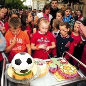  Okazało się, że wielką fanką futbolu jest katechetka Ewa Mężyk, która poprowadziła imprezę 