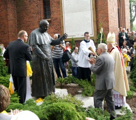 poświęcenie pomnika bł. Jana Pawła II