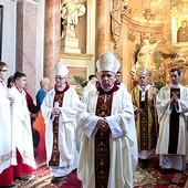  Kaplica Matki Bożej Pokornej. Modlitwie w Rudach przewodniczyli abp Wiktor Skworc oraz biskupi Jan Kopiec, Jan Wieczorek, Paweł Stobrawa i Jan Bagiński