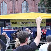 Siewcy Lednicy swoim występem rozgrzali zgromadzonych wokół sceny