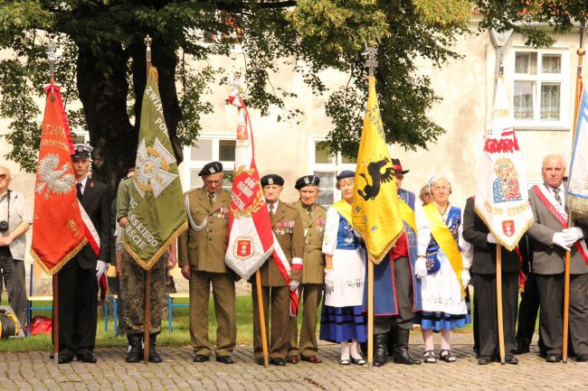 Uroczystości pod Pomnikiem Obrońców Poczty Polskiej w Gdańsku