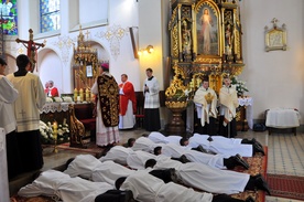 Wzruszający moment liturgii święceń