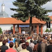 Tłumy wiernych na odpuście w Skępem