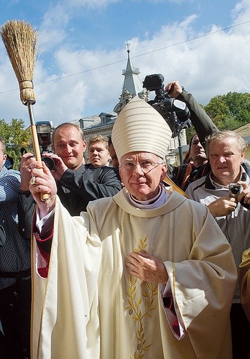 Nowy ordynariusz objął rządy w Łodzi