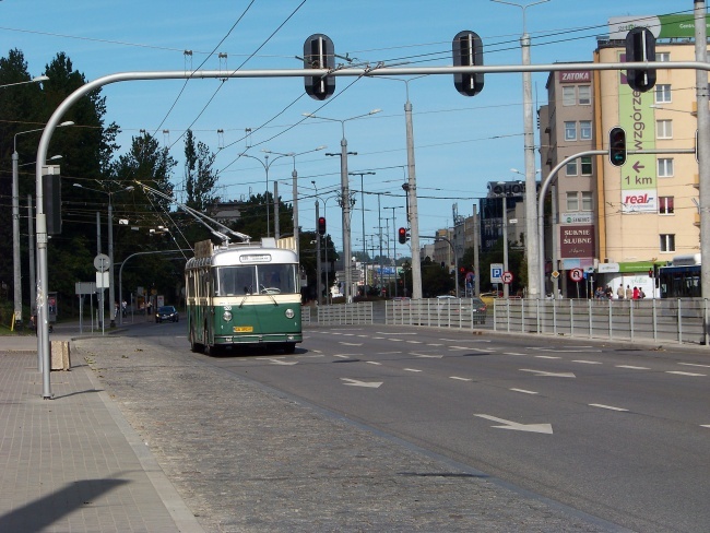 Zabytkowe pojazdy na gdyńskich ulicach