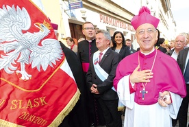 10 lat temu abp Francesco Pio Tamburrino ogłosił, że kościół Świętych Piotra i Pawła został podniesiony  do rangi bazyliki mniejszej