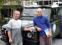 Jan Wawrzeczko i Roman Neukirch wyprawili już auto w daleki  rejs na Mada-gaskar