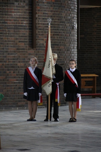 Poświęcenie sztandaru Gimnazjum Integracyjnego nr 36