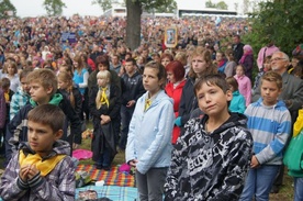Pielgrzymka dzieci do Rostkowa zgromadziła ponad 5 tysięcy dzieci