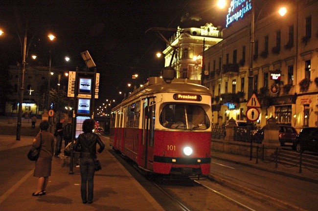 Przez 26 lat nocą krakowskie tramwaje wyłącznie zjeżdżały do zajezdni
