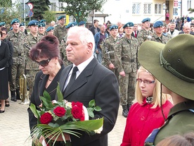  Tablicę odsłonił ojciec śp. Pawła Janeczka, Bogusław Janeczek 