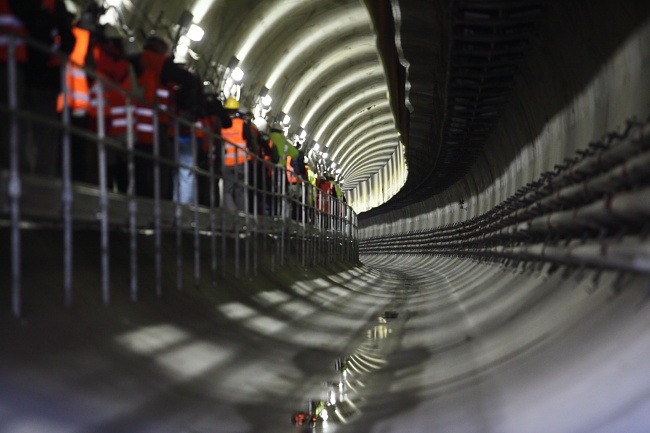 1100 metrów tunelu między rondem Daszyńskiego i ONZ jest gotowe