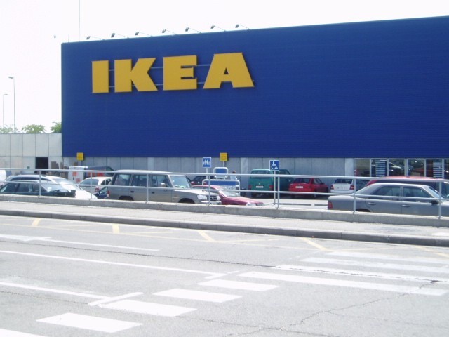 IKEA wycina kobiety