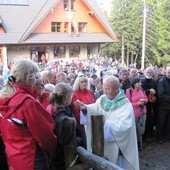 Modlitwa piechurów pod Babią Górą