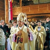  Uroczystościom jubileuszowym przewodniczył  bp Roman Marcinkowski  