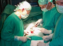 Zdjęcia z pierwszego przeszczepu nerek, którego w 2010 roku dokonano w Olsztynie 