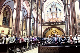 Uczestnicy Eucharystii  inaugurującej nowy rok akademicki