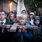 Dni Pamięci. W spotkaniu udział wzięła młodzież ze szkół, którym patronują kard. Stefan Wyszyński oraz bł. Jan Paweł II