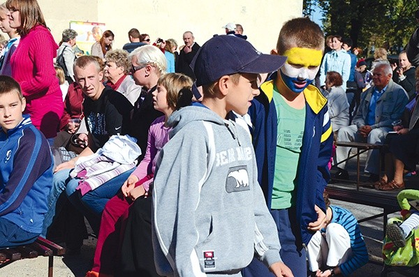 Jedną z atrakcji było malowanie twarzy, np. w barwach lubelskiego „Motoru”