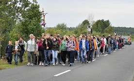  Na szlak wyruszyło około 200 osób