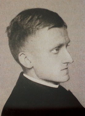  Bp Maksymilian Kaller, powiadamiając siostrę ks. Witta o jego śmierci, do listu pisanego na maszynie dopisał własnoręcznie, iż „był on szlachetnym księdzem”