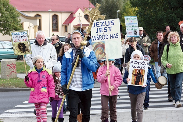 Rodziny należące  do wspólnot Drogi Neokatechu-menalnej (na zdjęciu), Ruchu Rodzin Nazaretańskich czy Ruchu Domowego Kościoła brały udział w kongresie zwykle  ze swoimi dziećmi