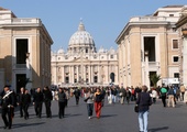 Synod: O sektach, rodzinie i katechezie