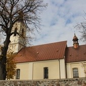 Nowy dach na kościele w Bednarach