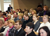  W budynku Urzędu Wojewódzkiego zebrało się wiele osób pragnących rozmawiać o rodzinie 