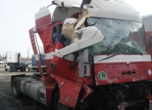 Ciężarówka sprawcy wypadku nadaje sie tylko na złom