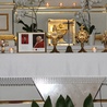 Poczas Litani Miast w parafi św. Stanisława w Skierniewicach na ołtarzu były wystawione relikwie wszystkich świętych i błogosławionych znajdujące się w parafii