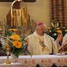 Bp Roman Marcinkowski modlił się przy relikwiach bł. Jana Pawła II