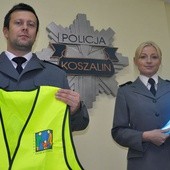 St. sierż Bartosz Wojewódzki i st. sierż. Monika Kosiec z Komendy Miejskiej Policji w Koszalinie