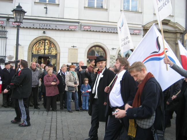 Świętowanie niepodległości na krakowskim Rynku Głównym