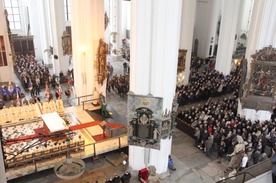 Uroczystości w bazylice Mariackiej zgromadziły setki wiernych