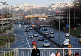 Dojazdy do pracy kosztują. Ale zarobki w stolicy są wyższe