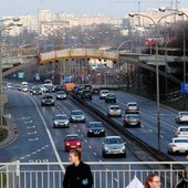 Dojazdy do pracy kosztują. Ale zarobki w stolicy są wyższe