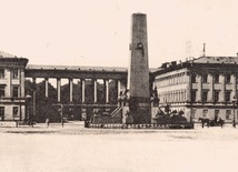 Plac Saski z pomnikiem oficerów-lojalistów