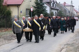 Papieski znak w parafii 