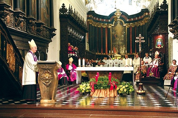  Słowo biskupa wywołało w obecnych głębokie wzruszenie