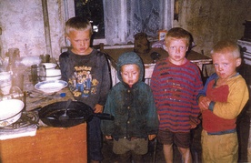 Dzieci znalezione w opuszczonych domach w Kaliningradzie  