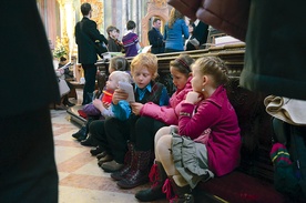  Dzieci, młodzież i rodziny uczestniczyły w uroczystości