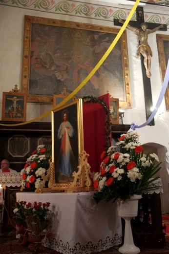 Peregrynacja obrazu Jezusa Miłosiernego w parafii pw. św. Jana Chrzciciela w Kurowie Wielkim
