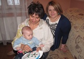 Ja nie potrafię tak haftować – mówi Małgorzata Wólczyńska (z prawej)