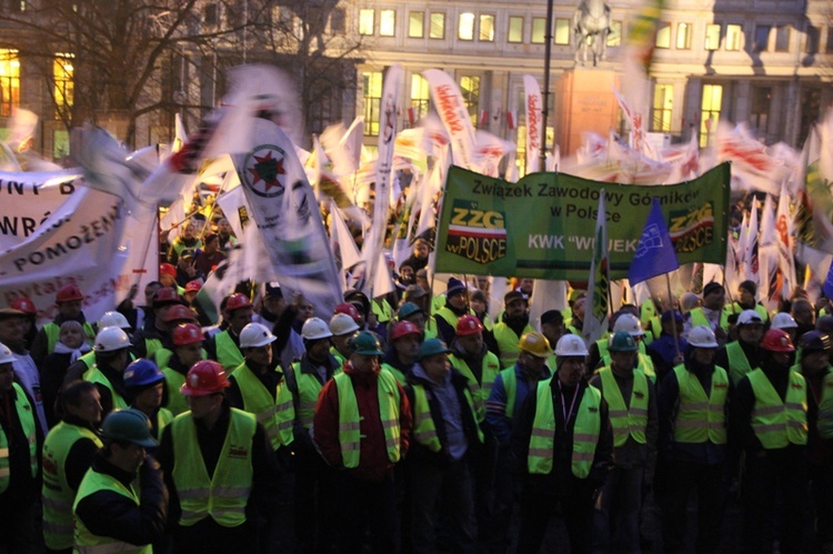 Demonstracja związkowców w Katowicach