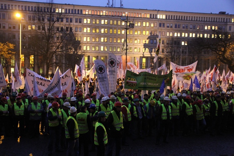 Demonstracja związkowców w Katowicach